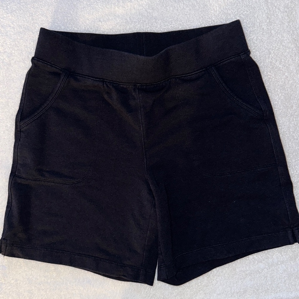 T by Talbots Size Small Petite Pull On Elastic Waist Shorts. Black. EUC